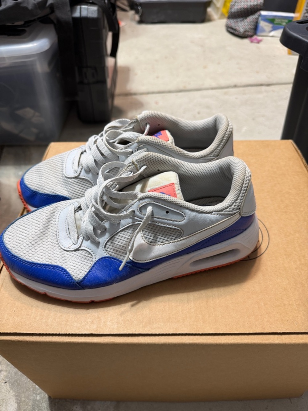 Nike Kids Low-Top Sneakers in Light Gray, Blue and Pink Accent